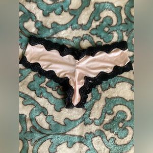 NWOT Victorias Secret Cheeky Underwear